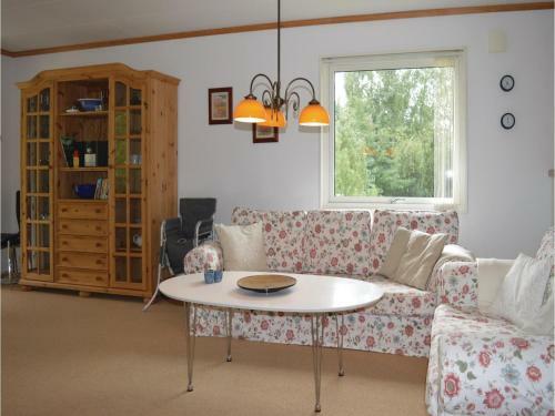 Three-bedroom Holiday Home In Hals