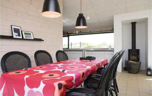 Three-bedroom Holiday Home In Hjorring