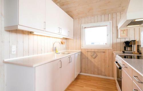 Three-bedroom Holiday Home In Hjorring