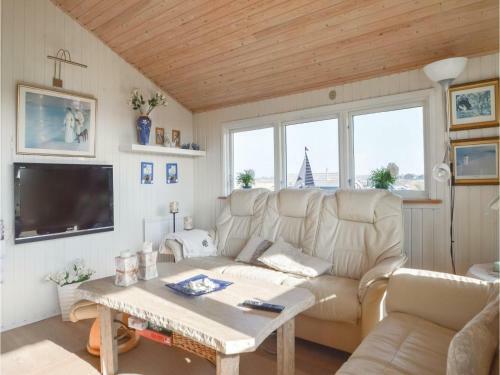 Three-bedroom Holiday Home In Hjorring