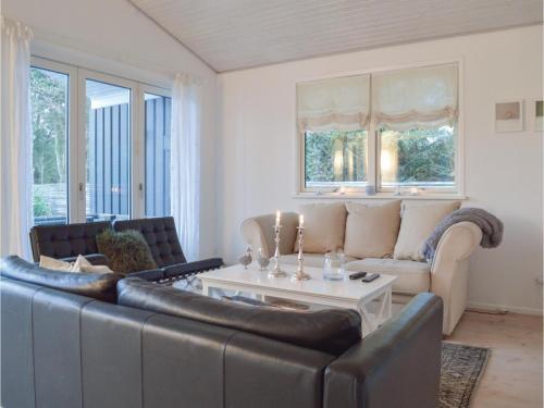 Three-bedroom Holiday Home In Hornbak
