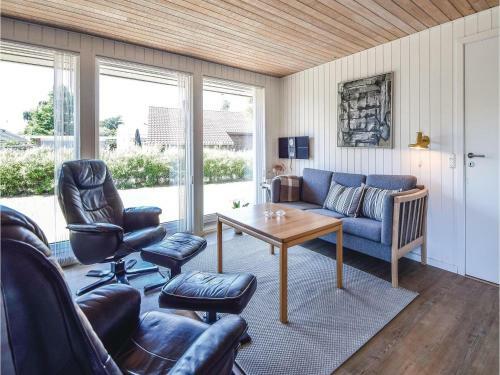Three-bedroom Holiday Home In Juelsminde