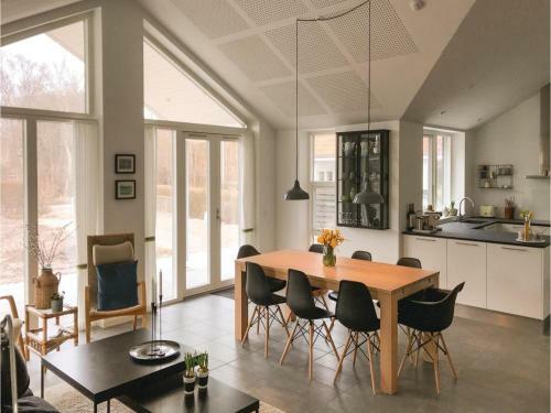Three-bedroom Holiday Home In Juelsminde