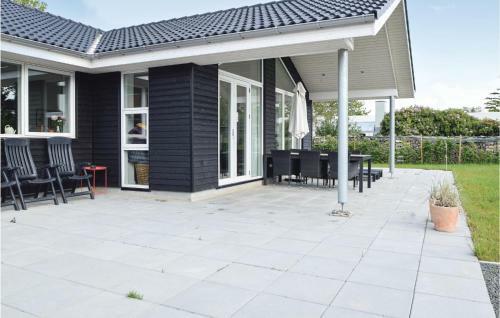 Three-bedroom Holiday Home In Juelsminde