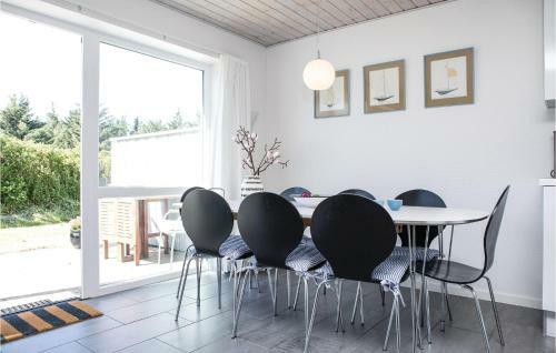 Four-bedroom Holiday Home In Lokken