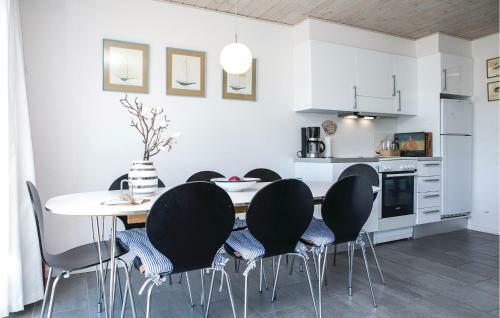 Four-bedroom Holiday Home In Lokken