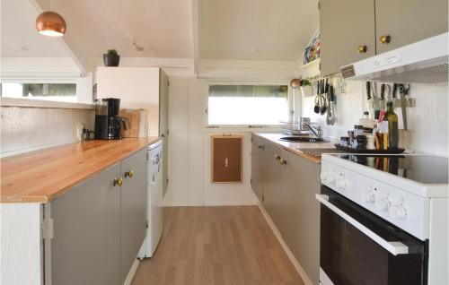 Two-bedroom Holiday Home In Lokken