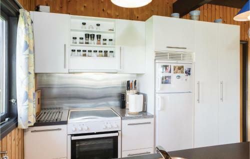 Three-bedroom Holiday Home In Hjorring