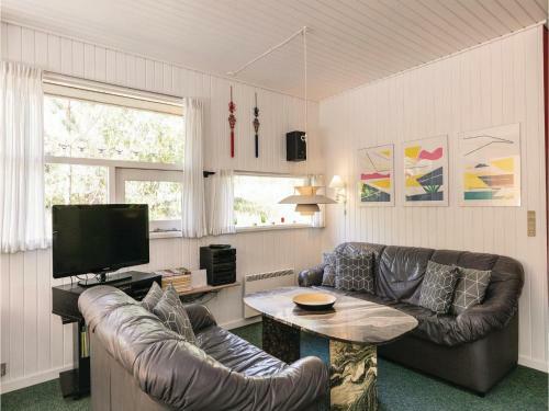 Three-bedroom Holiday Home In Nexo
