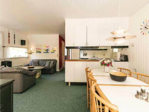 Three-bedroom Holiday Home In Nexo