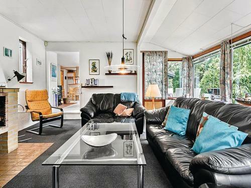 Three-bedroom Holiday Home In Stege