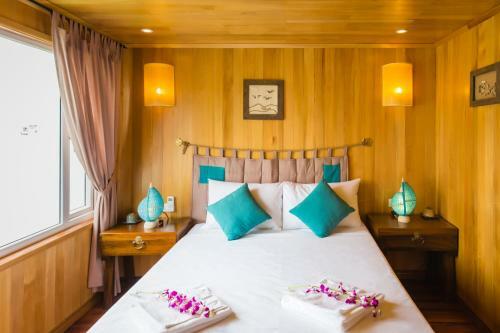 Secret Halong Cruise