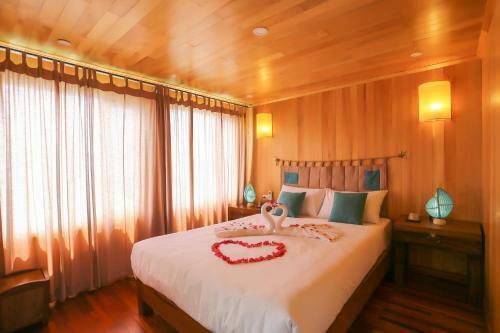 Secret Halong Cruise