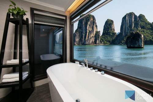 Le Theatre Cruises - Wonder On Lan Ha Bay