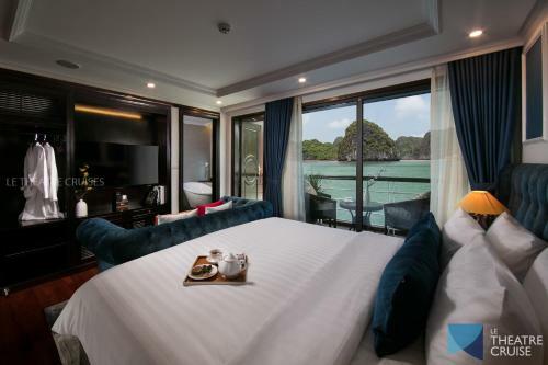 Le Theatre Cruises - Wonder On Lan Ha Bay