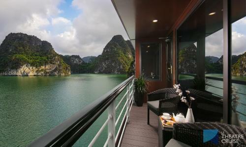 Le Theatre Cruises - Wonder On Lan Ha Bay