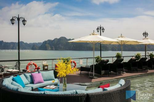 Le Theatre Cruises - Wonder On Lan Ha Bay