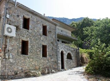 Villa Aeropi