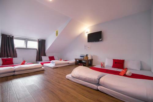 Hotel Reddoorz Near Nha Tho Con Ga