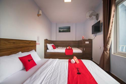 Hotel Reddoorz Near Nha Tho Con Ga