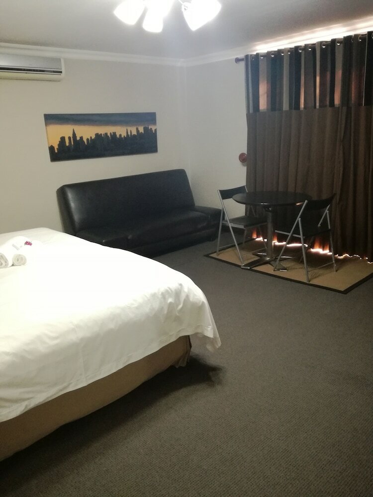 Hostal Belmont Guesthouse