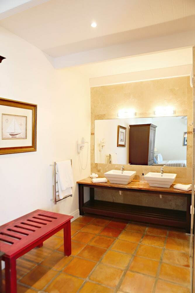 Hostal Ashbourne House Guest House