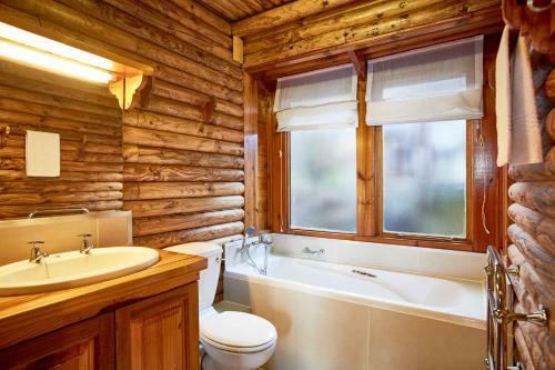 Hotel Under Milkwood Resort
