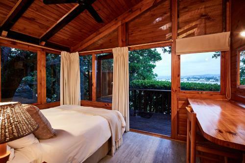 Hotel Under Milkwood Resort