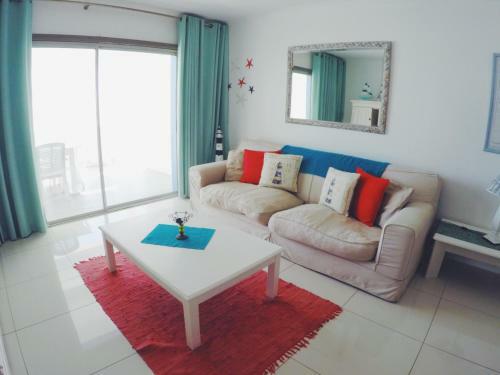 Hostal 114 On Main Beach House