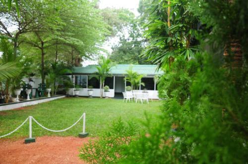 Hostal Levi's Tourist ? Anuradhapura