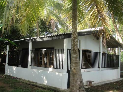 Bed & Breakfast Kulama, The Lake Villa