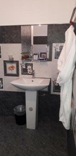 Hotel Yaluwa Tourist Rest