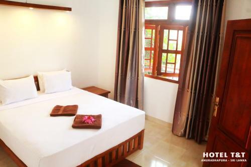 Lodge T&t