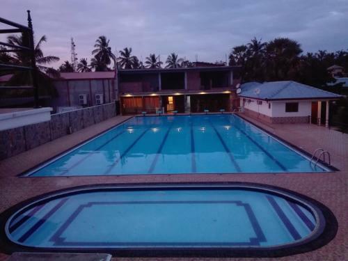 Hotel Chilaw Far Inn Village