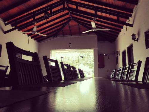 Hotel Chilaw Far Inn Village