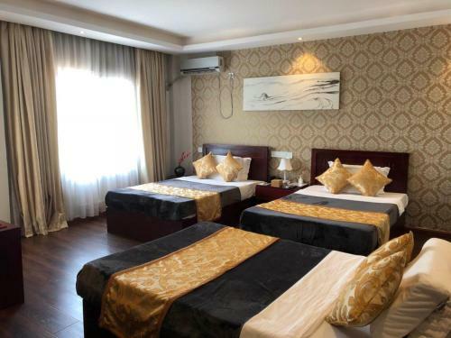 China Manor Hotel & Restaurant