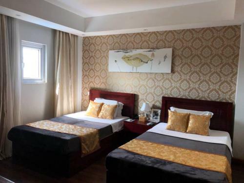 China Manor Hotel & Restaurant