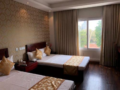 China Manor Hotel & Restaurant