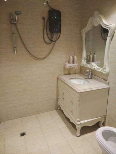 China Manor Hotel & Restaurant