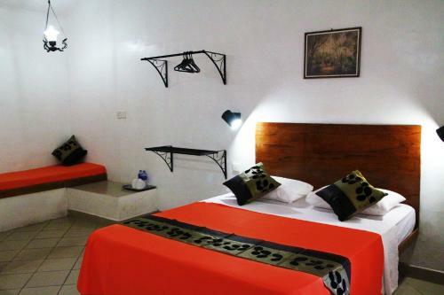 Hostal Dambulu Oya Family Park