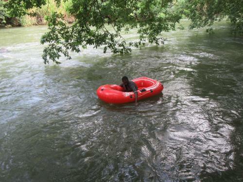 Hostal Dambulu Oya Family Park