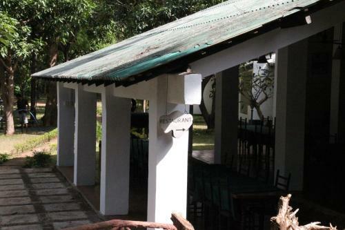 Hostal Dambulu Oya Family Park