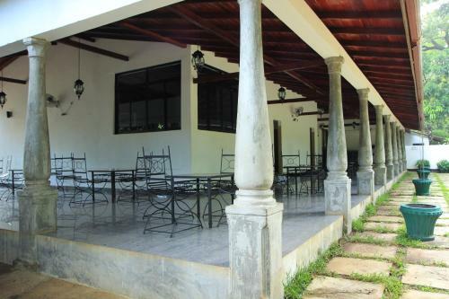 Hostal Dambulu Oya Family Park