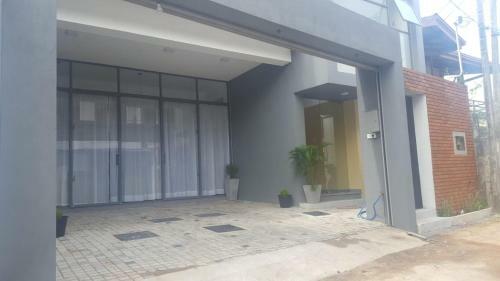 Bed & Breakfast Royal Residence Mount Lavinia