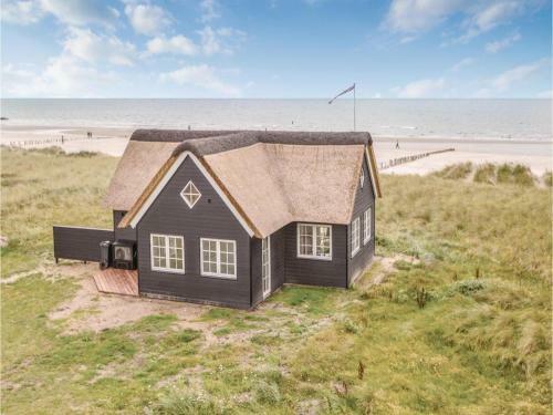 Three-bedroom Holiday Home In Blavand