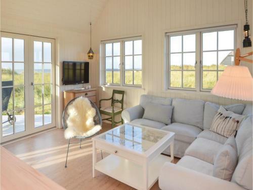 Three-bedroom Holiday Home In Blavand