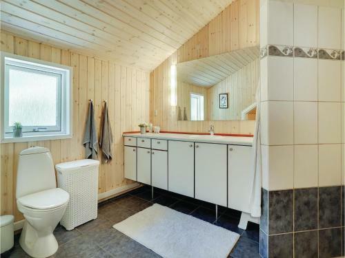 Three-bedroom Holiday Home In Blavand