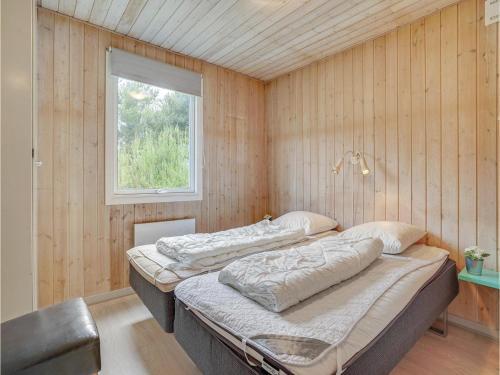 Five-bedroom Holiday Home In Blavand