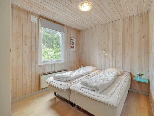 Five-bedroom Holiday Home In Blavand