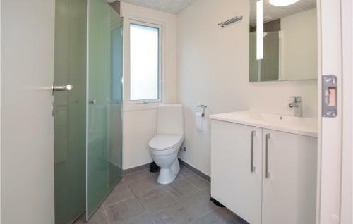 Five-bedroom Holiday Home In Blavand
